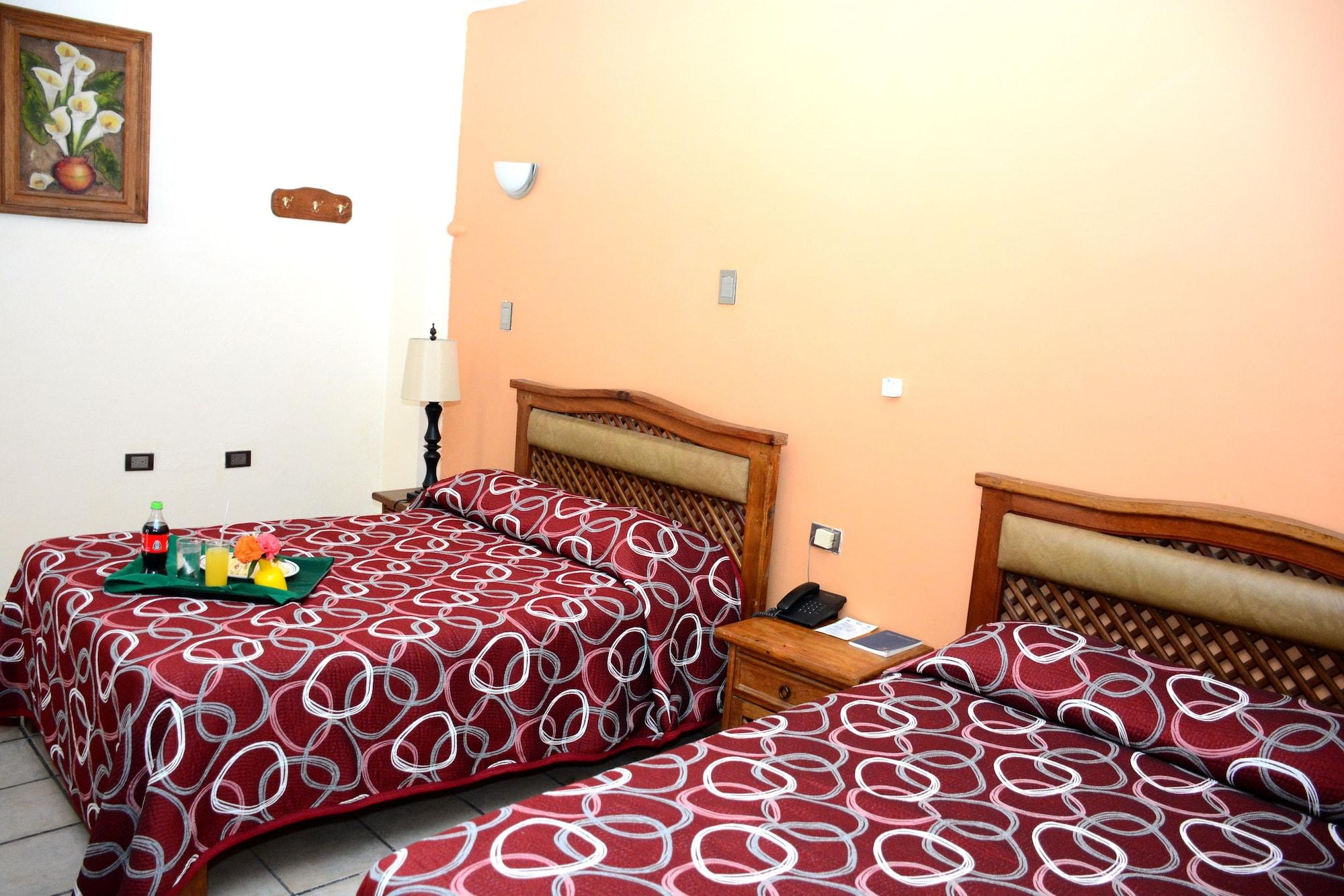 Hotel Las Fuentes Los Mochis Exterior photo