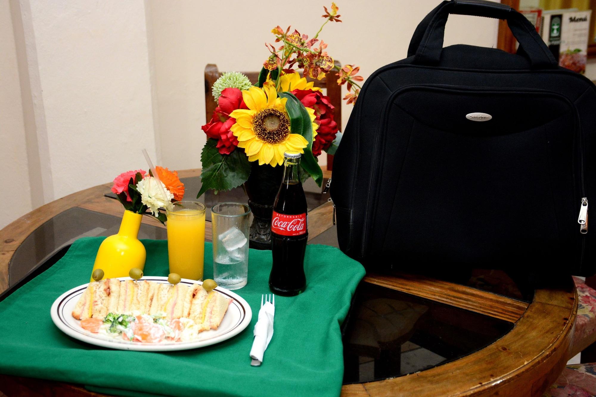 Hotel Las Fuentes Los Mochis Exterior photo