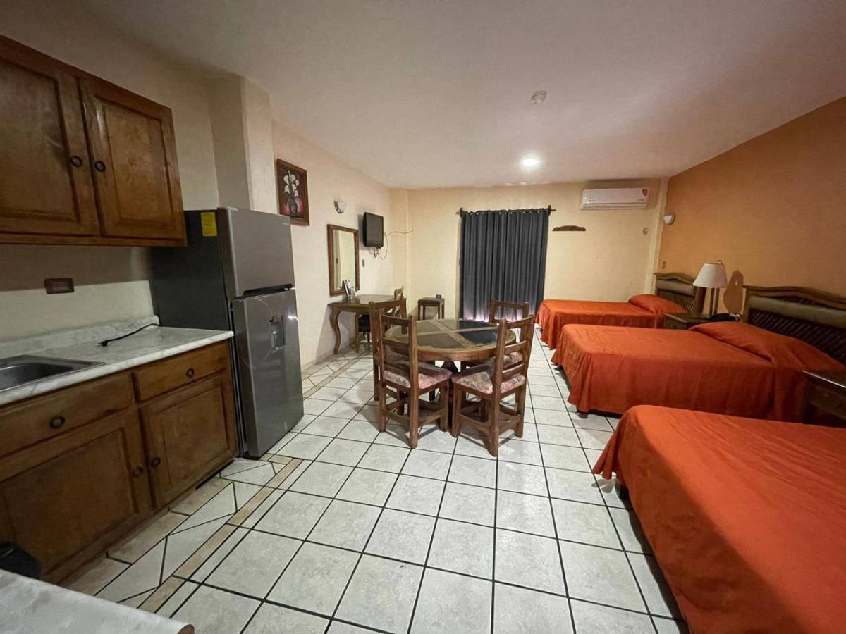 Hotel Las Fuentes Los Mochis Exterior photo