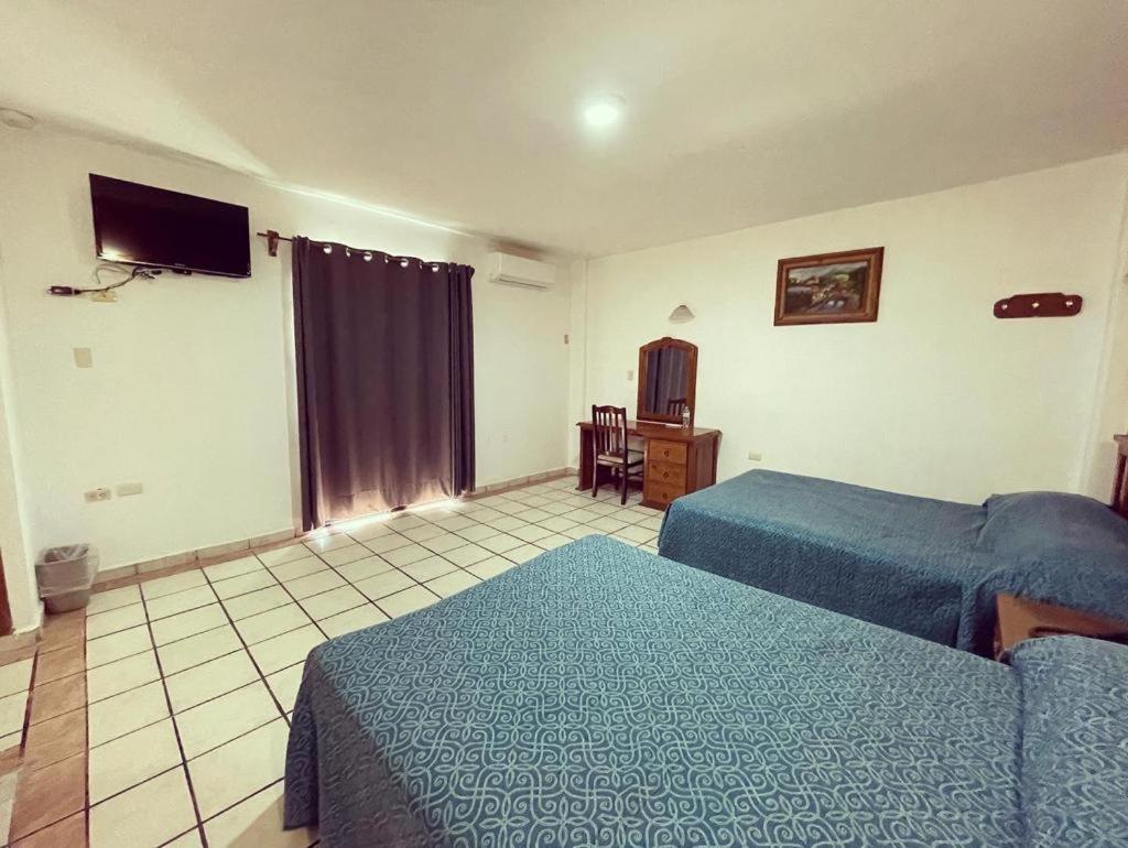 Hotel Las Fuentes Los Mochis Exterior photo