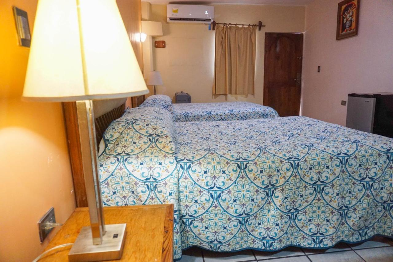 Hotel Las Fuentes Los Mochis Exterior photo