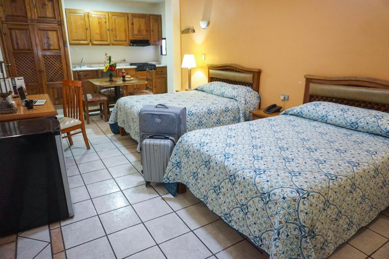 Hotel Las Fuentes Los Mochis Exterior photo