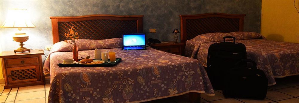 Hotel Las Fuentes Los Mochis Exterior photo