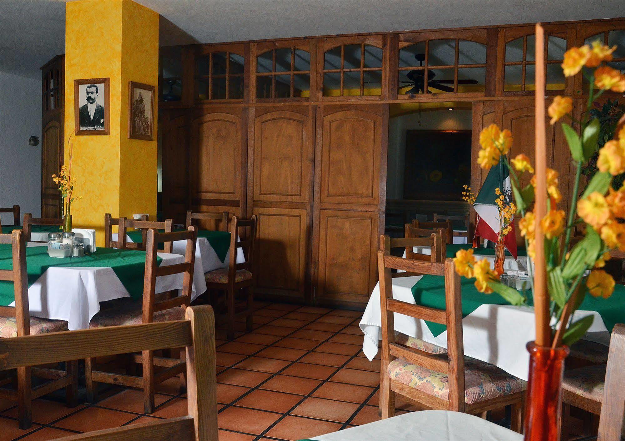 Hotel Las Fuentes Los Mochis Exterior photo