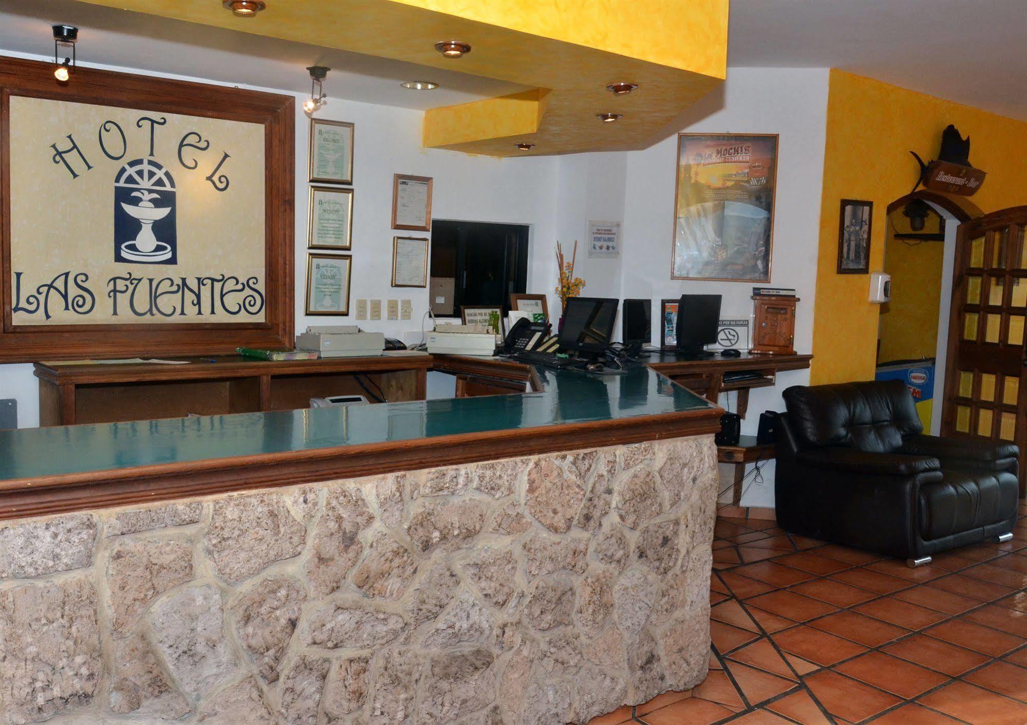 Hotel Las Fuentes Los Mochis Exterior photo