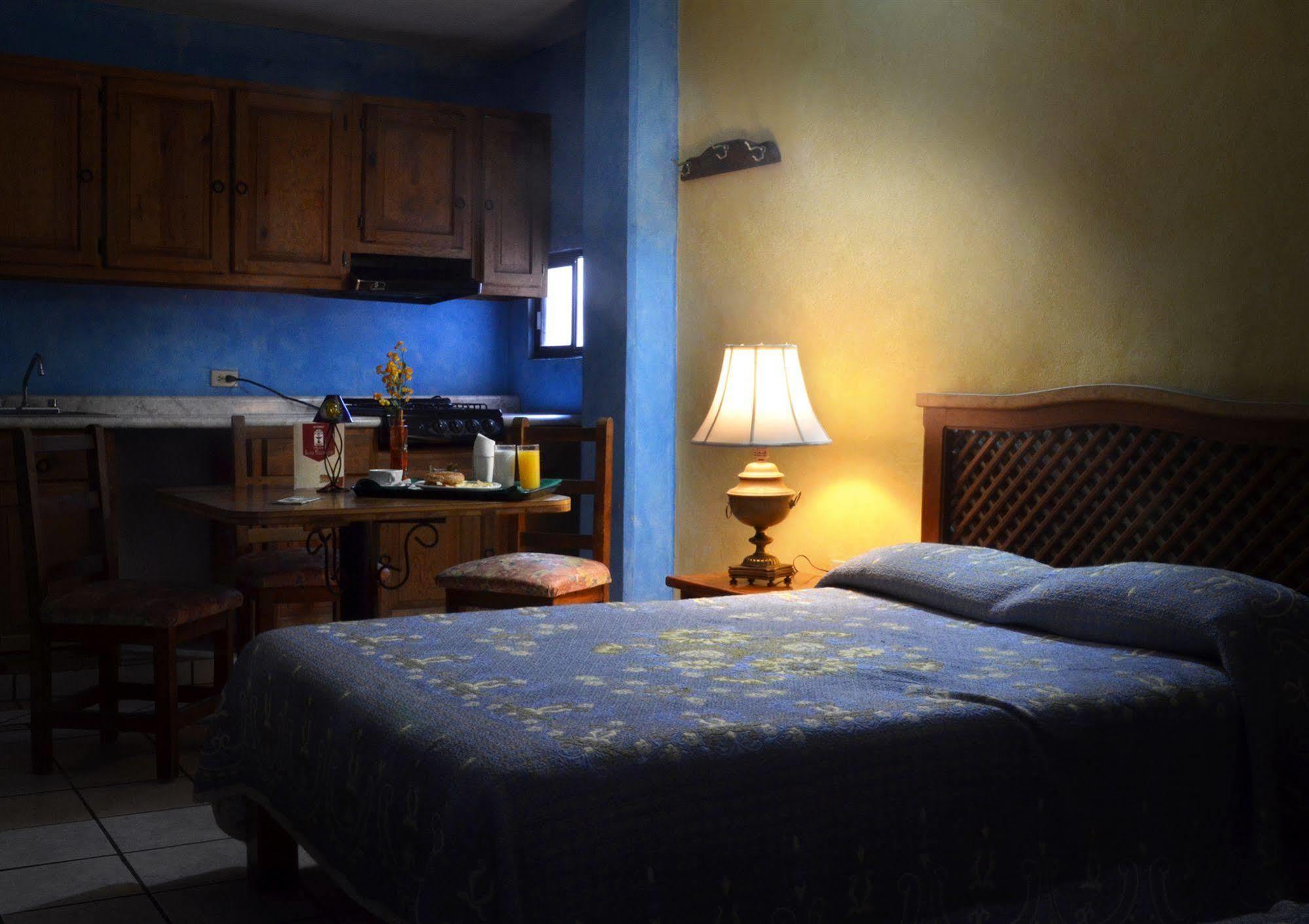 Hotel Las Fuentes Los Mochis Exterior photo